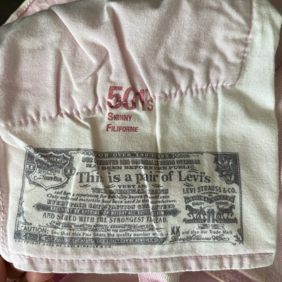 Levis - Picture 3 of 3